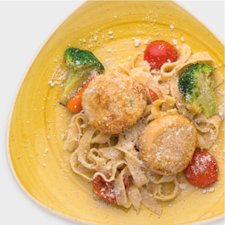 Tagliatelle with turkey cutlets