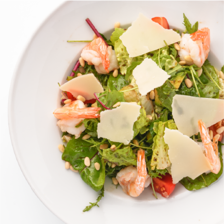 Green salad with shrimps